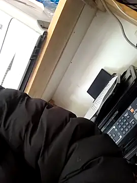 Isabelmotta  online show from April 8, 8:11 pm