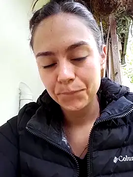 Isabelmotta  online show from March 25, 7:50 pm