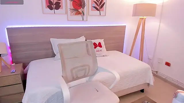 ariasoo  online show from March 25, 7:28 pm