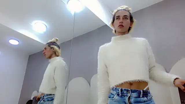 samantha bliss24 online show from April 4, 6:40 pm