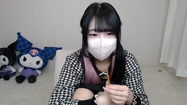 nanami nyann online show from April 8, 12:40 pm