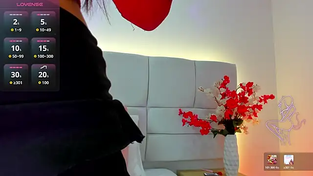 LiiaaGenner online show from May 24, 2:54 am