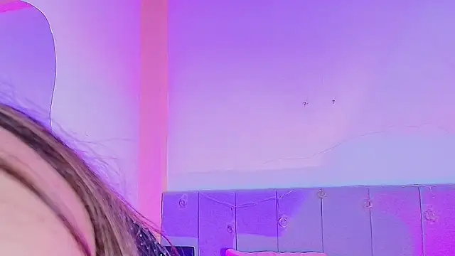 LiiaaGenner online show from April 1, 6:16 pm