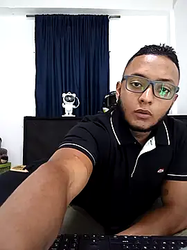 MascTyler online show from March 30, 9:47 pm