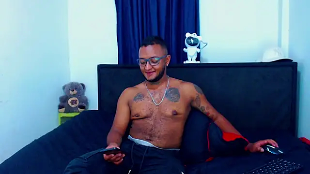 MascTyler online show from April 5, 1:15 am