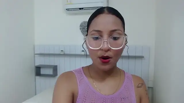 Rubi Diamond  online show from April 1, 7:55 pm