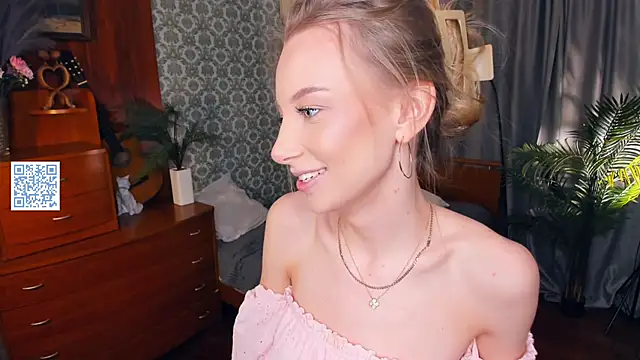 AmilyAmilli online show from April 2, 2:36 pm