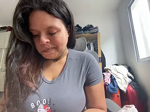 juel1sa online show from April 7, 3:03 pm