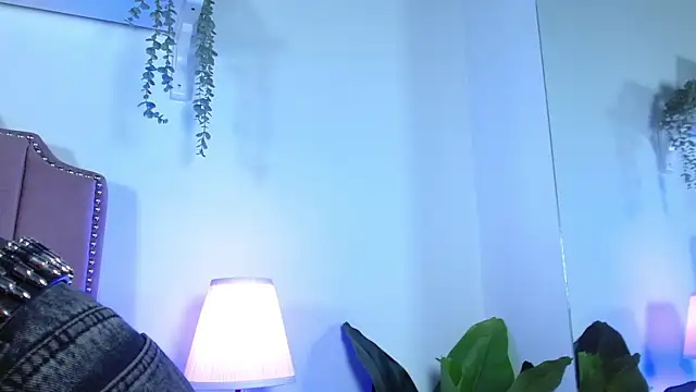 shiny foxeyes online show from April 1, 9:34 pm