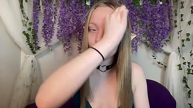 ElfGirlAna online show from April 6, 3:02 pm