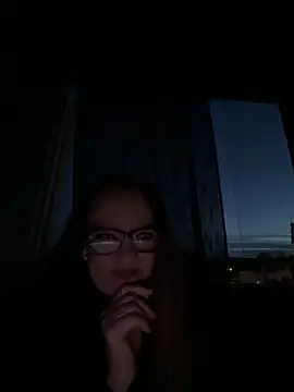 LizzieZ1975 online show from May 11, 1:18 am