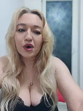 LexaVelure online show from April 9, 8:25 pm