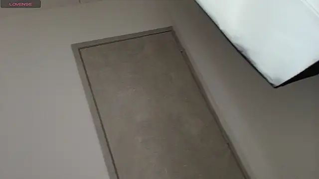 rooxxxxaa online show from April 9, 12:10 pm