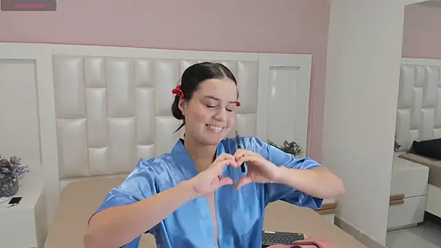 KylieLumi online show from March 25, 12:08 pm