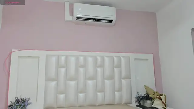 KylieLumi online show from April 14, 12:49 pm