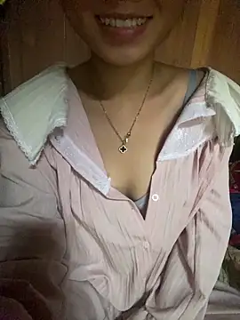 Snapshot of Emmi_cute9x chatting on July 1, 1:38 am Emmi cute9x online show from July 1, 1:38 am