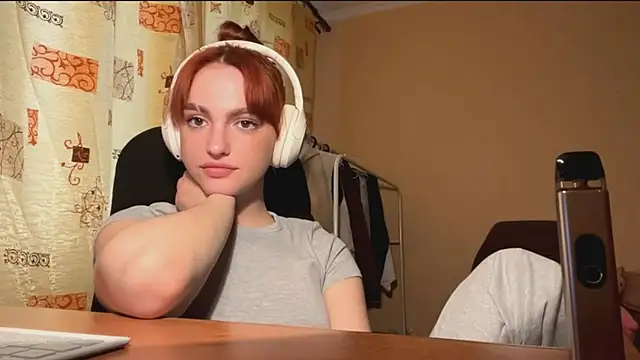 alisaonlyforu online show from April 4, 3:00 pm