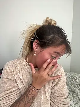 Sexyandtiny online show from March 22, 3:40 pm