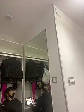 Sexyandtiny online show from April 3, 8:51 pm