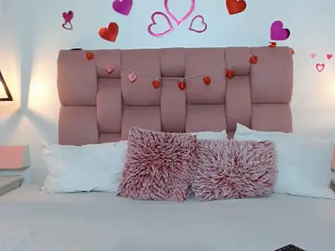 Keilafoxx18 online show from April 9, 2:33 pm