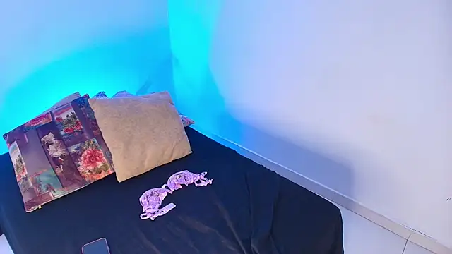 BellaRouxxx online show from May 12, 6:58 pm