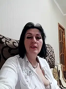 HelgaDennis online show from May 24, 6:07 pm
