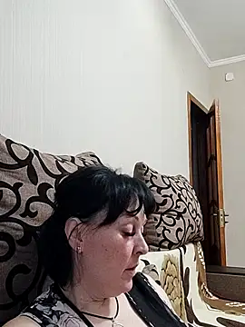 HelgaDennis online show from May 12, 4:13 pm