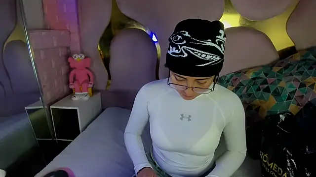 Sasha Greyhh online show from April 7, 1:46 pm