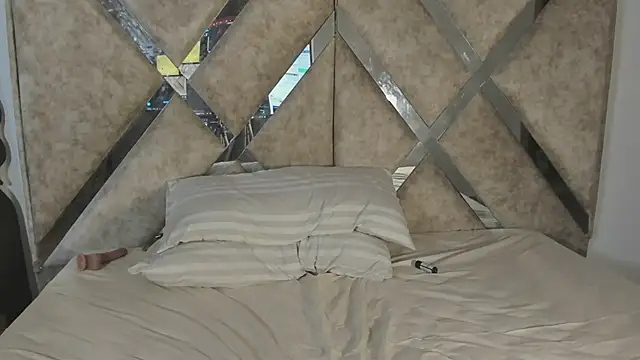 Pleasure Aurora online show from March 31, 1:44 pm