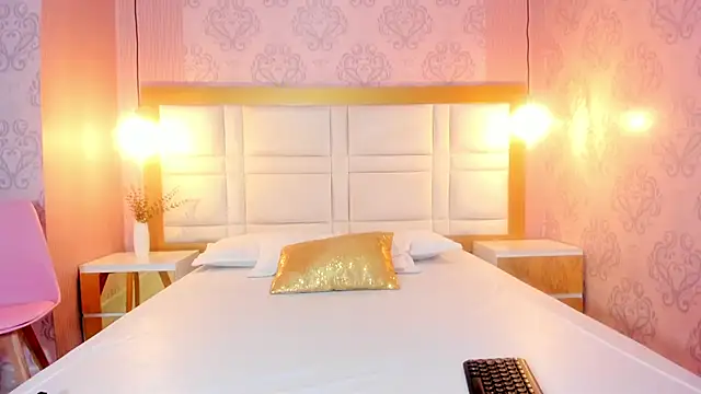 Alanah R online show from March 25, 3:04 pm