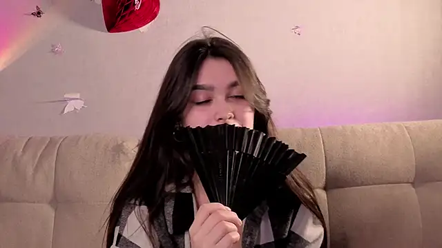 LuciKardos online show from March 27, 8:09 pm