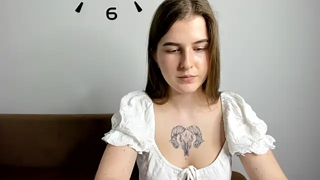 OhMyAlice online show from April 4, 7:34 pm