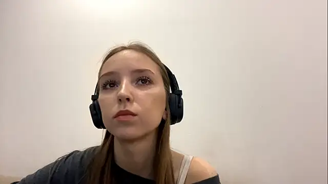 TanjaBrounson online show from March 24, 3:28 pm