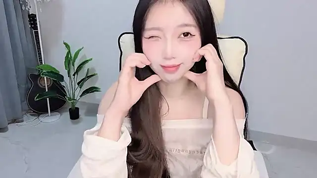 Yukiy8877 online show from April 2, 9:56 pm