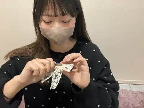 y-u-r-a-33 online show from March 28, 3:39 am