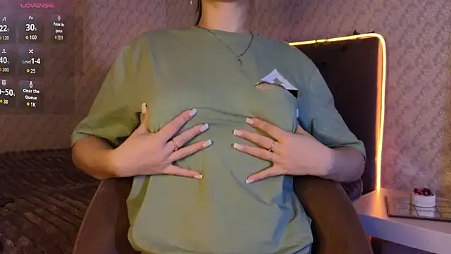 Snapshot of dark_honey_ chatting on March 30, 4:06 pm dark honey online show from March 30, 4:06 pm