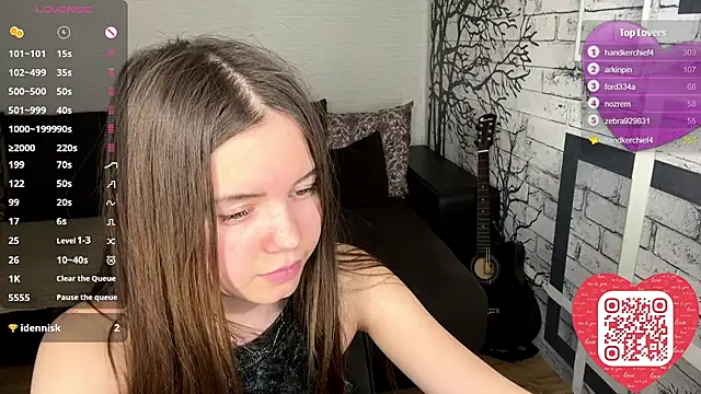 ElmiraDabato online show from June 24, 8:57 am