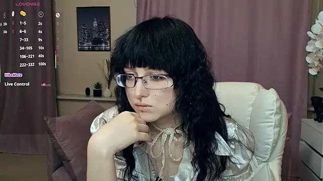 JordanSvetlik online show from May 13, 8:03 pm