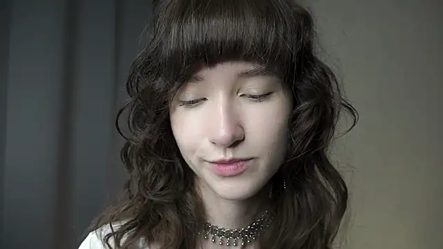 DellaLeck online show from April 3, 8:07 pm