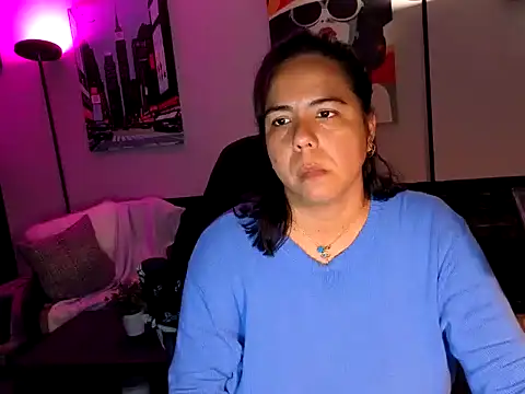 HannaJonns online show from April 7, 7:05 pm