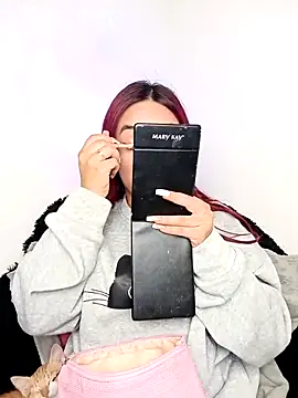 EmiilyFoxx090 online show from April 11, 2:17 am