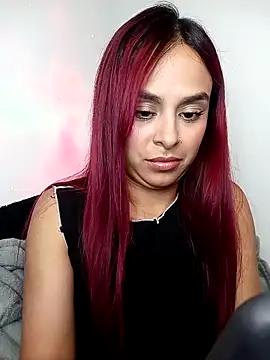 EmiilyFoxx090 online show from April 7, 4:47 am