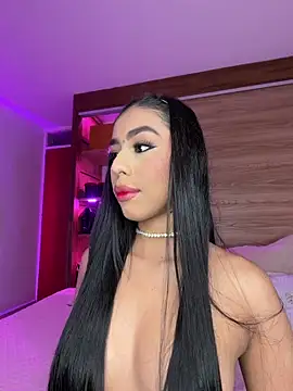 Rossie Blooms online show from April 9, 9:42 pm