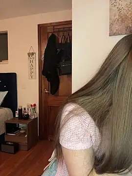 natashakinski online show from April 6, 6:20 pm