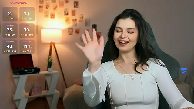 rebbekkakowalski online show from April 6, 4:46 am