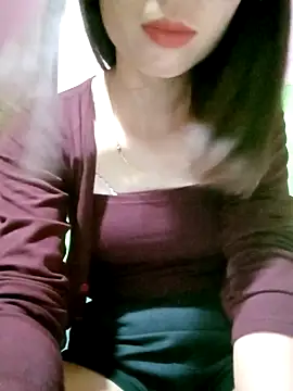 AmyLinee01 online show from April 9, 6:19 am