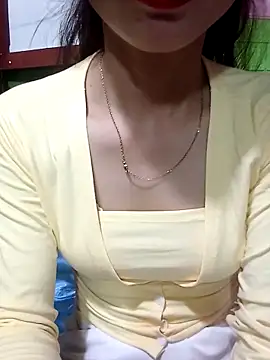 AmyLinee01 online show from April 6, 5:30 am