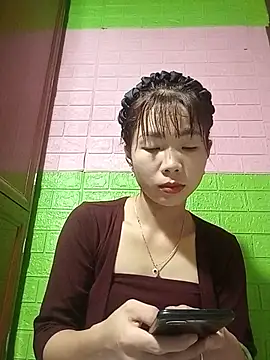 AmyLinee01 online show from May 22, 5:27 am