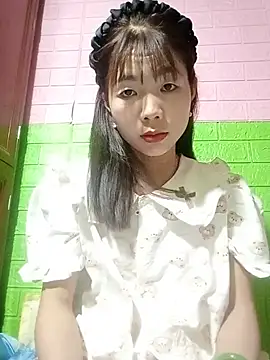 AmyLinee01 online show from May 19, 4:52 am