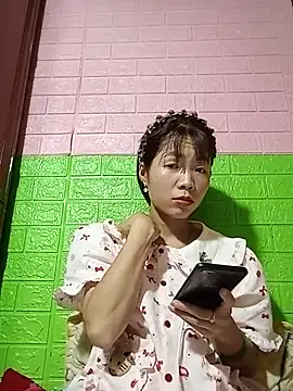 AmyLinee01 online show from May 24, 5:39 am